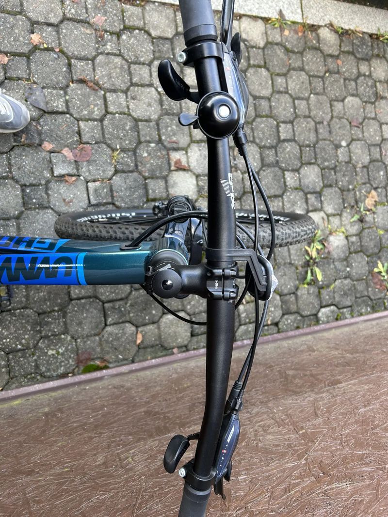 Prodám jako nové najeto max. 80 km, dámské horské kolo Ghost 27,5´´ koplet Shimano