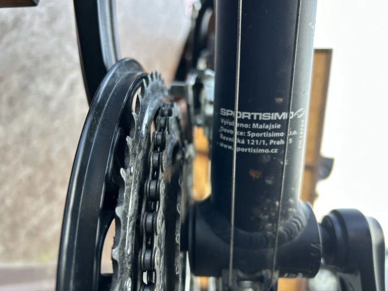 Prodám dámské Alu kolo s odpruženou přední vidlicí a sedlovkou ve výborném stavu, najeto do 100 km