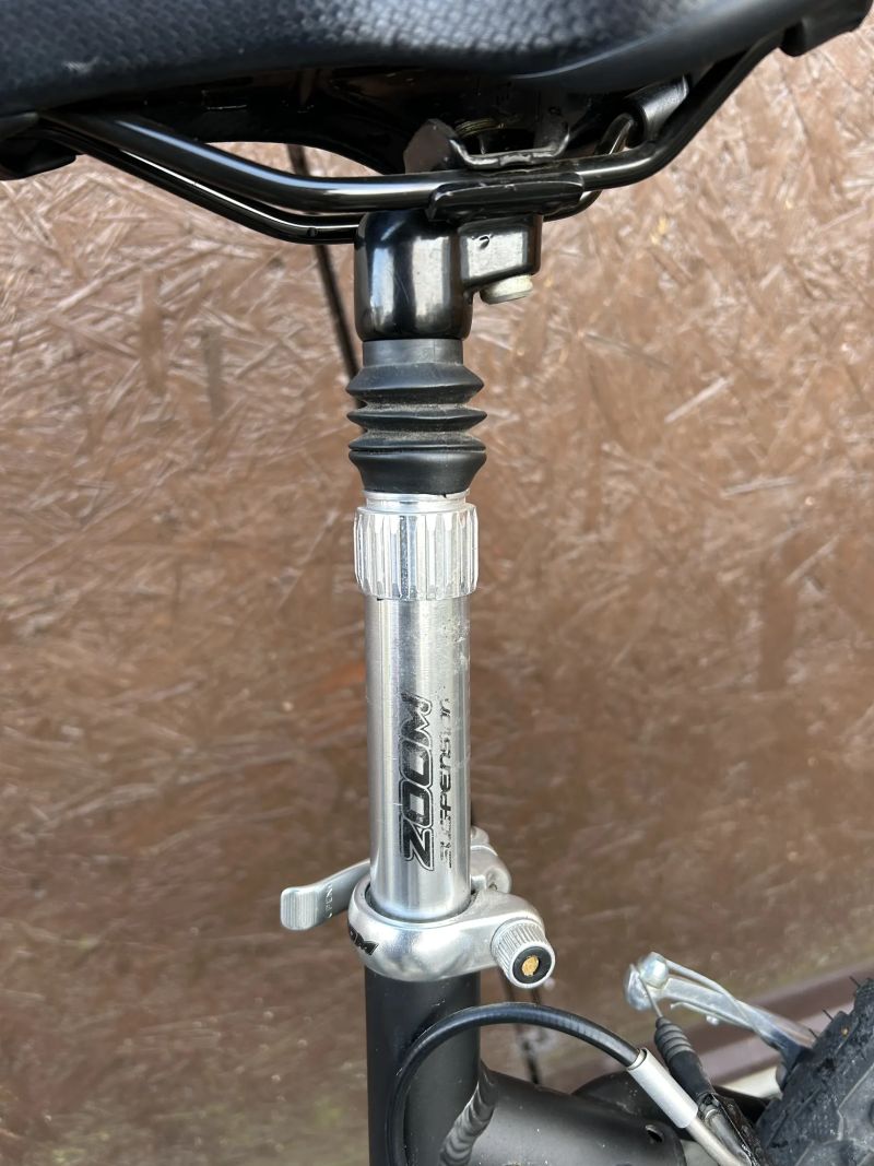 Prodám dámské Alu kolo s odpruženou přední vidlicí a sedlovkou ve výborném stavu, najeto do 100 km