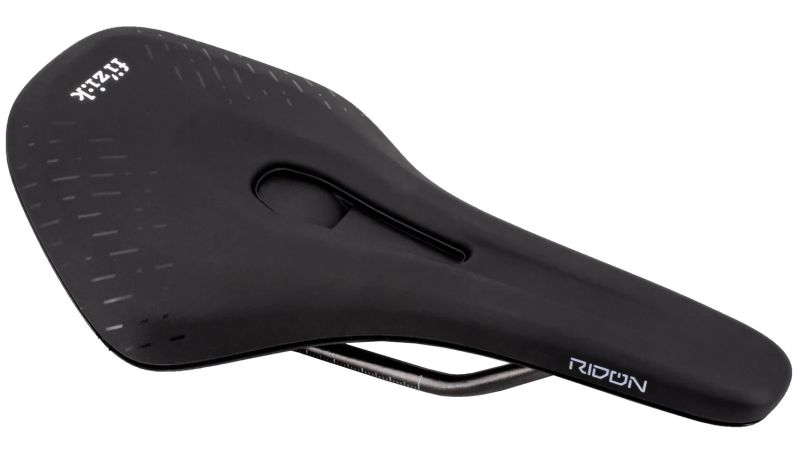 Fizik Terra Aidon X3 Kium sedlo 145 mm