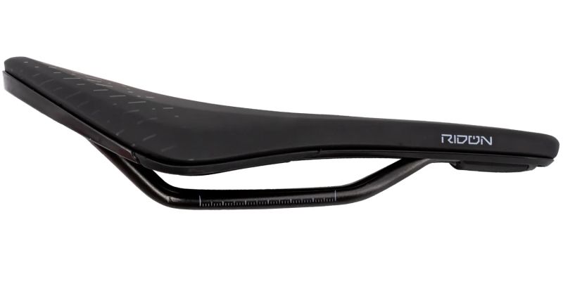 Fizik Terra Aidon X3 Kium sedlo 145 mm