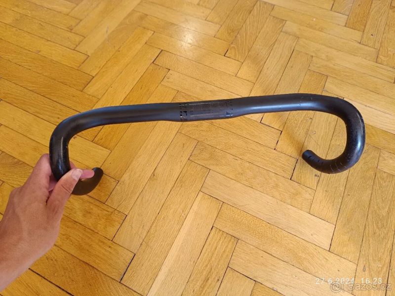 Řidítka Giant Contact SLR Road 185g Karbon 420mm