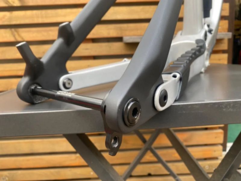 BIXS Lane X Carbon nový Rám XL nový !!!