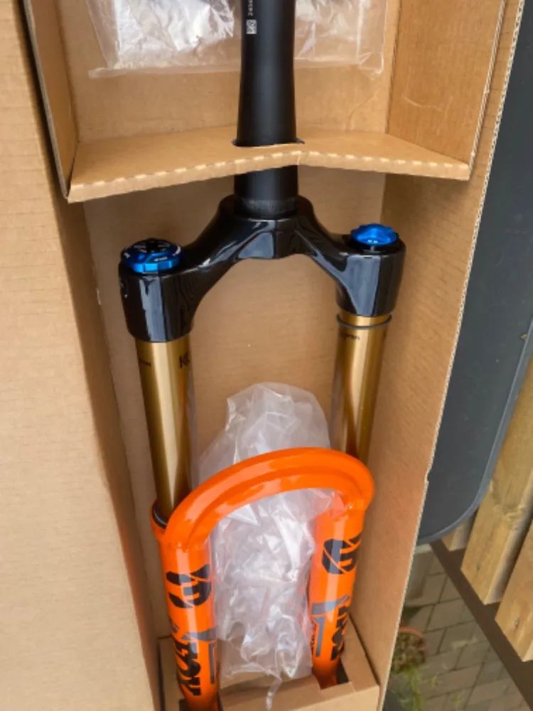 Prodám novou vidlici 2025 FACTORY 36 FLOAT 29 160