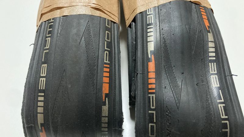 Různé díly z obchodu