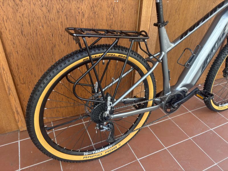 APACHE HUPAHU MX1 510 stříbrná - vel. L (21") - zánovní testovací model