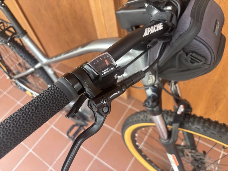 APACHE HUPAHU MX1 510 stříbrná - vel. L (21") - zánovní testovací model