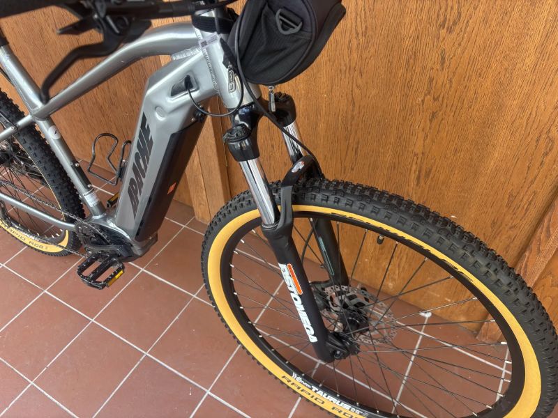 APACHE HUPAHU MX1 510 stříbrná - vel. L (21") - zánovní testovací model