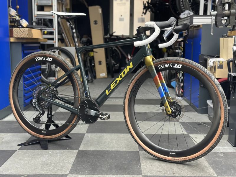 Lexon GFX vel. M - 54 cm | Sram AXS | EIE karbonová kola