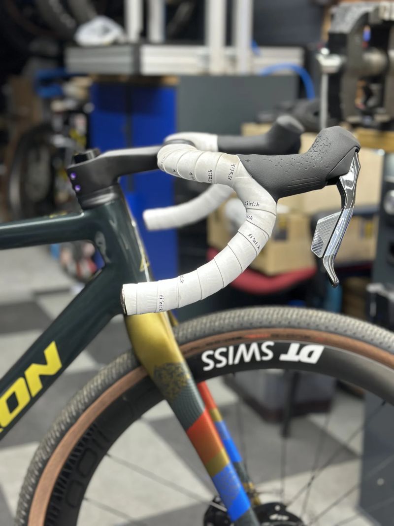 Lexon GFX vel. M - 54 cm | Sram AXS | EIE karbonová kola