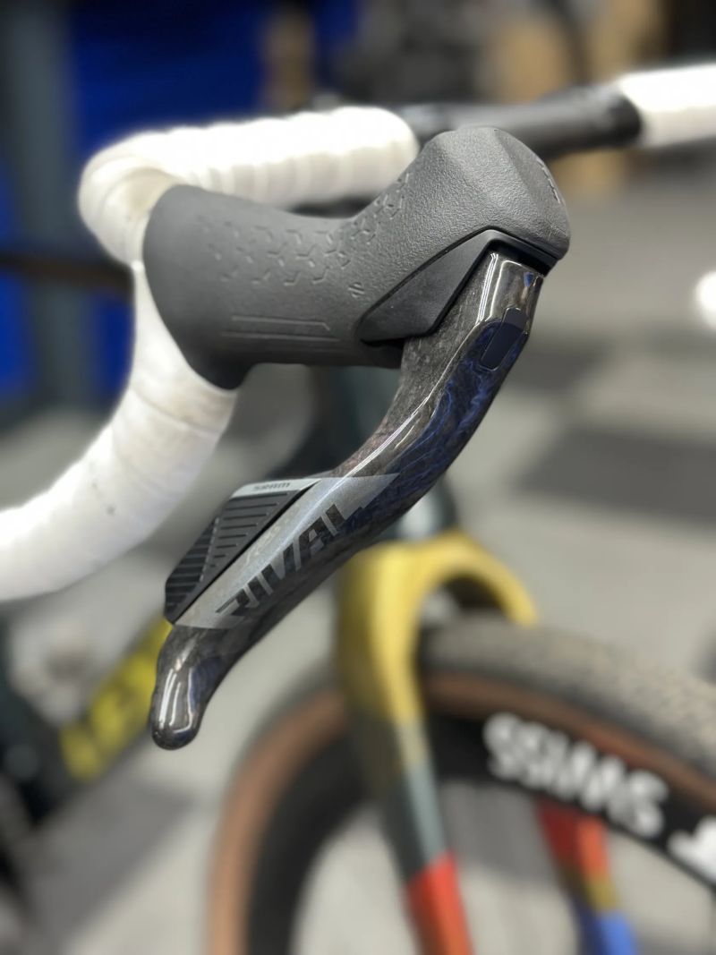 Lexon GFX vel. M - 54 cm | Sram AXS | EIE karbonová kola