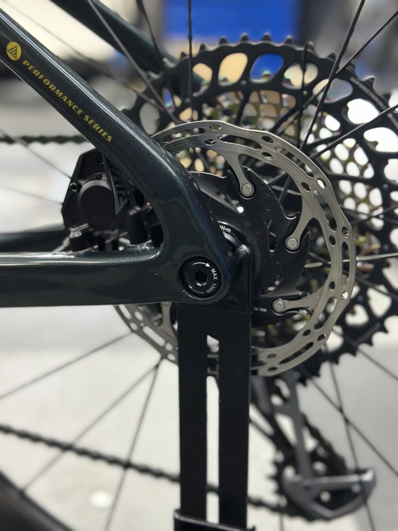 Lexon GFX vel. M - 54 cm | Sram AXS | EIE karbonová kola