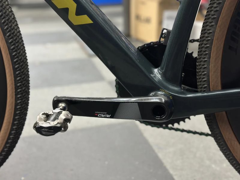 Lexon GFX vel. M - 54 cm | Sram AXS | EIE karbonová kola