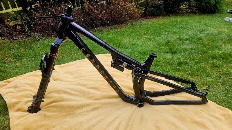 Prodám ramovou sadu TEMPO Commencal vel.S