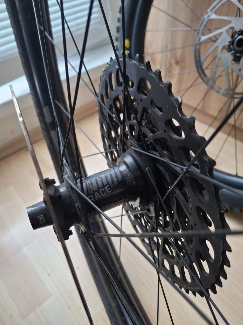 Prodam karbonove rafky 