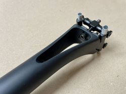Karbonová sedlovka Velion SP-01, 30.9 400 Carbon Seatpost