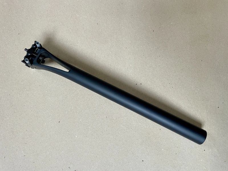 Karbonová sedlovka Velion SP-01, 30.9 400 Carbon Seatpost