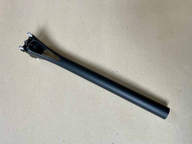 Karbonová sedlovka Velion SP-01, 30.9 400 Carbon Seatpost