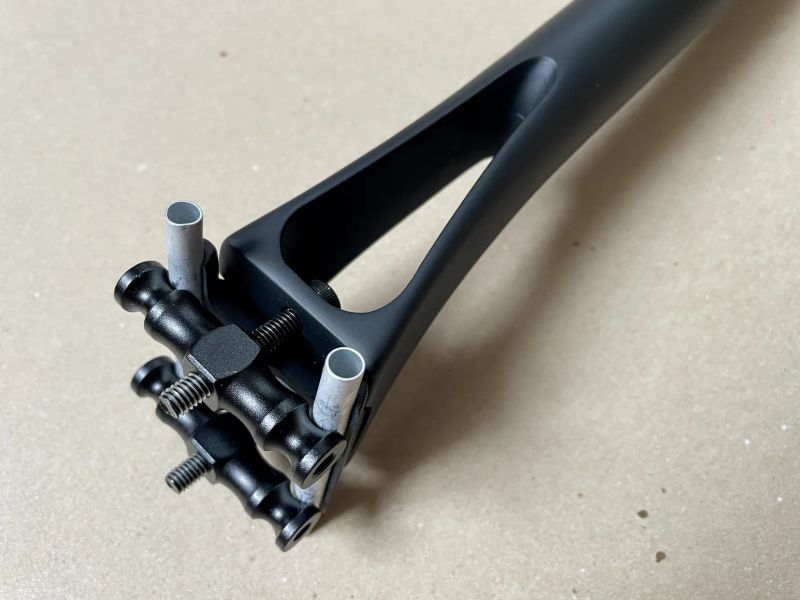 Karbonová sedlovka Velion SP-01, 30.9 400 Carbon Seatpost