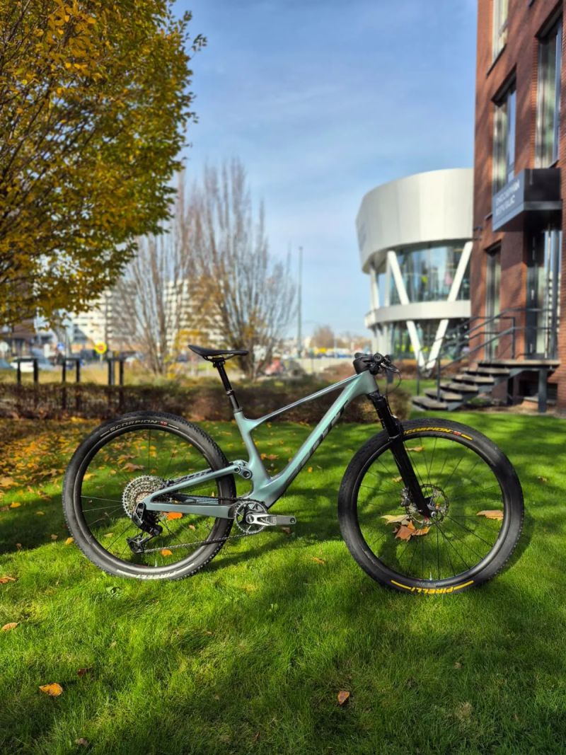 Scott Spark RC PRO vel. M - X0 Trasmission, Powermeter, karbonová kola 