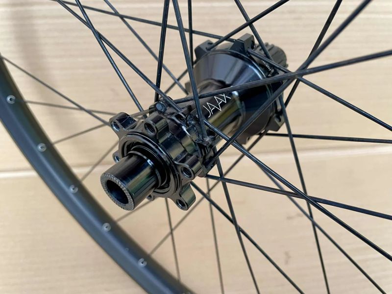 Zadní kolo MTB REMERX RX 2030 27,5 + JAVAX M519-Boost 12x148mm Microspline 12s