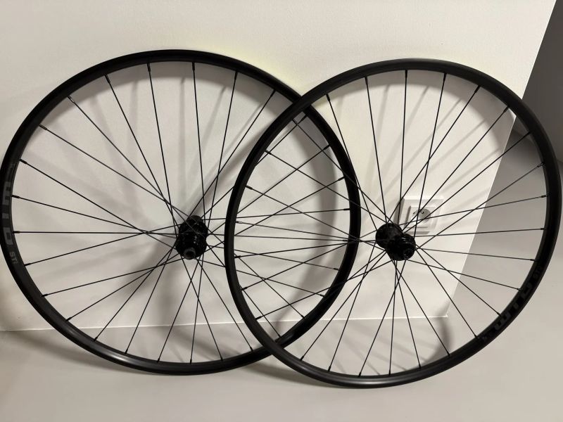 Gravel kola vc.plastu