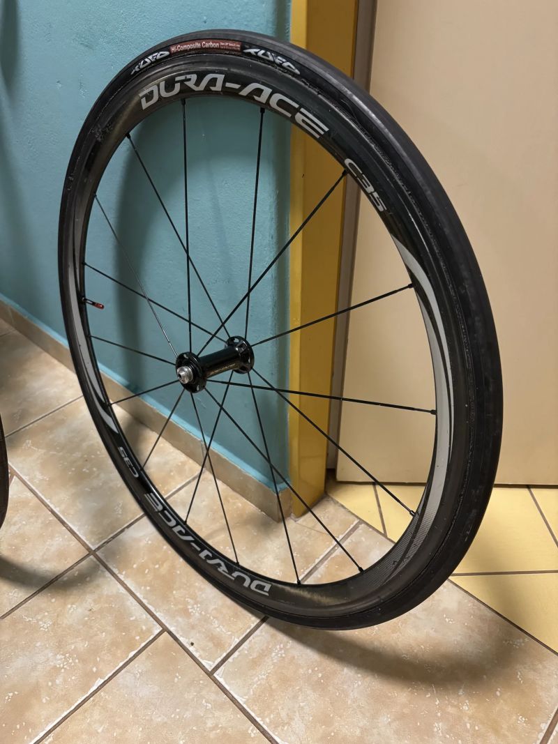 Zapletená kola Shimano Dura-Ace C35