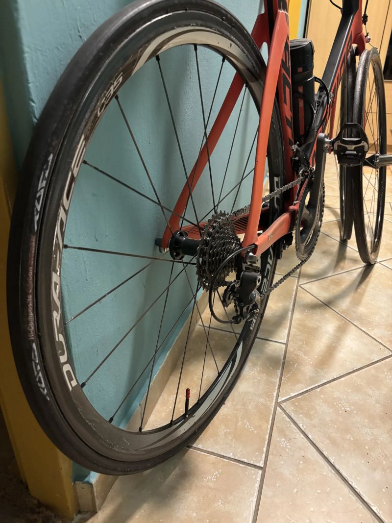 Zapletená kola Shimano Dura-Ace C35