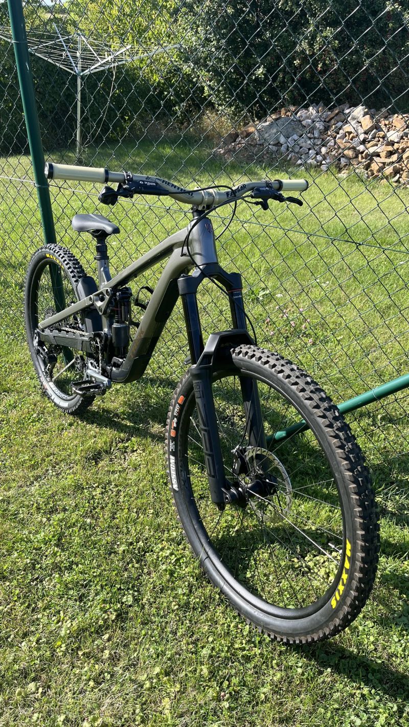 Trek Slash 9 GX AXS T-type Gen 6 M/L