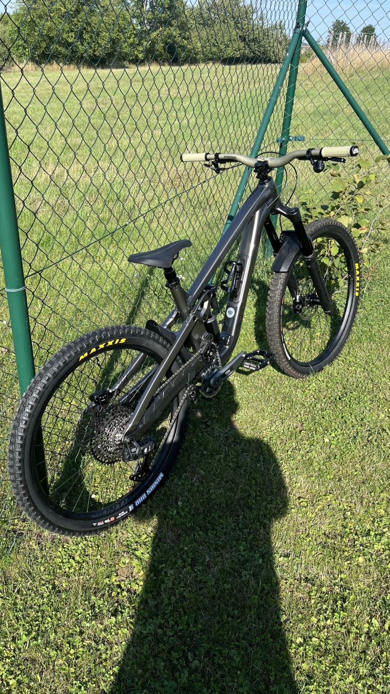 Trek Slash 9 GX AXS T-type Gen 6 M/L