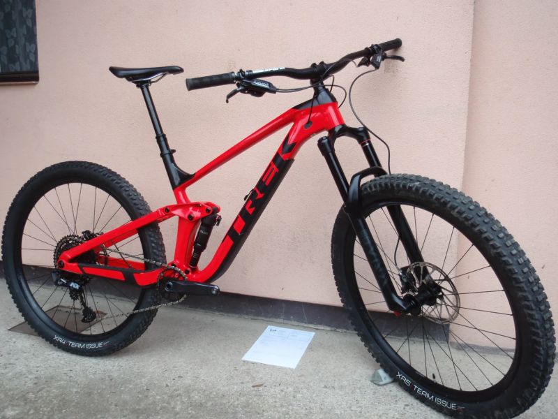 Téměř nový Trek Slash 7 Gen 5