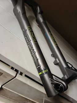 Vidlice RST Aerial 29-15 TnL 28,6 