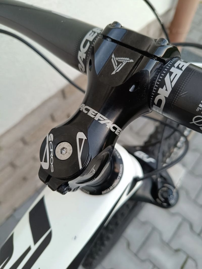 GHOST LECTOR 8.9 LC, Sram XX1, vše z karbonu = 10kg