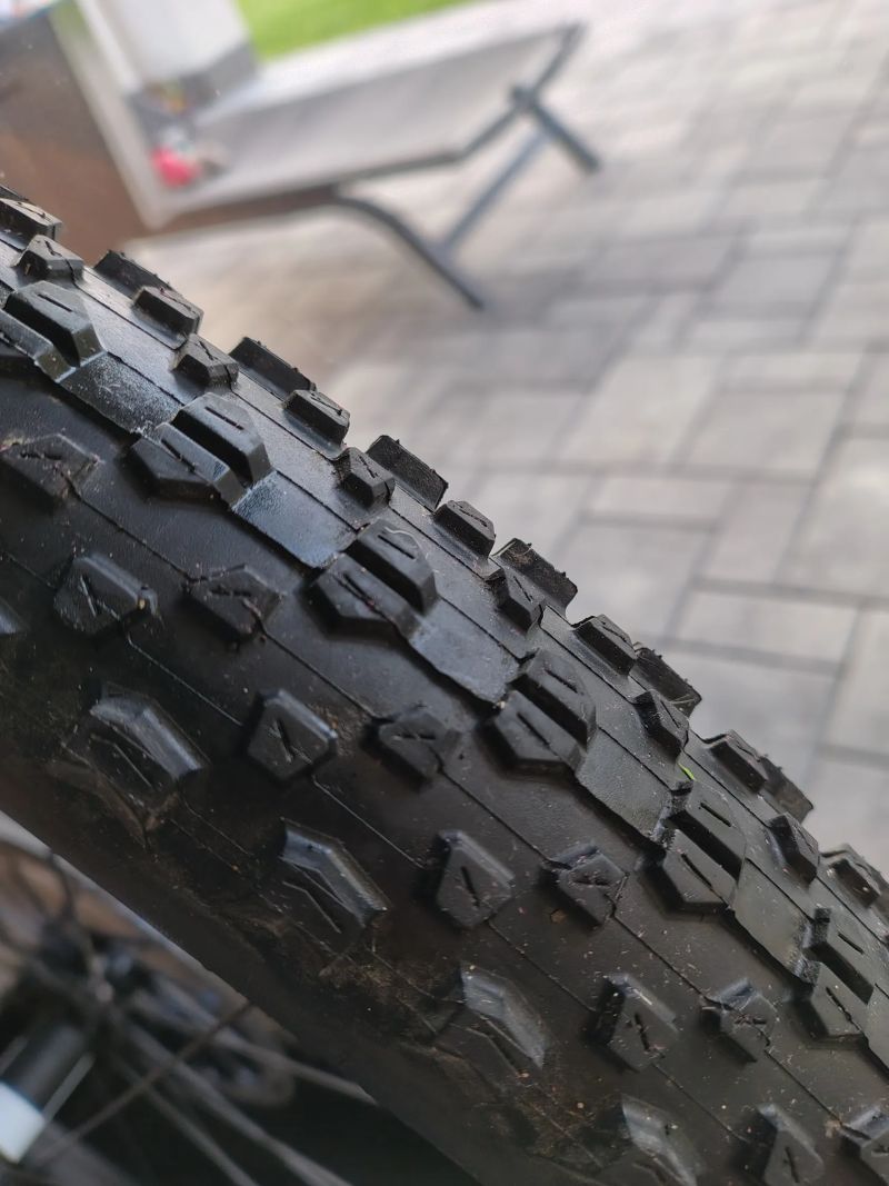 Prodám téměř nový Maxxis Ikon 29x2.35" 3C Maxxspeed Exo TR