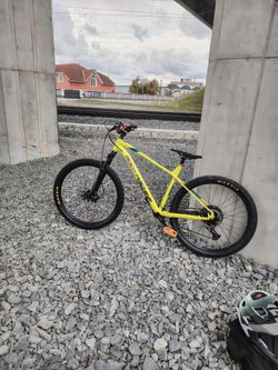 Rock Machine Manhattan