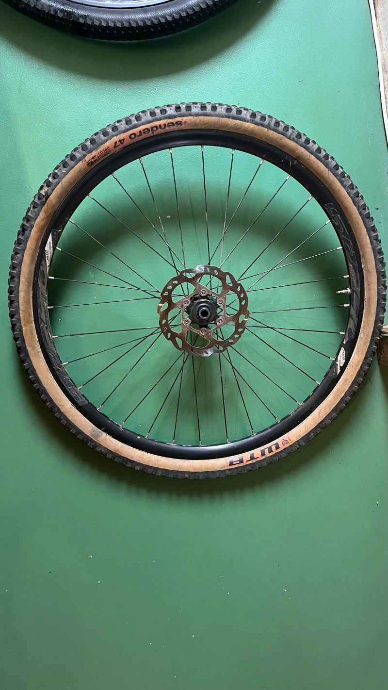 Zapletáná kola 27,5 JALCO SR240 6505D 32 děr