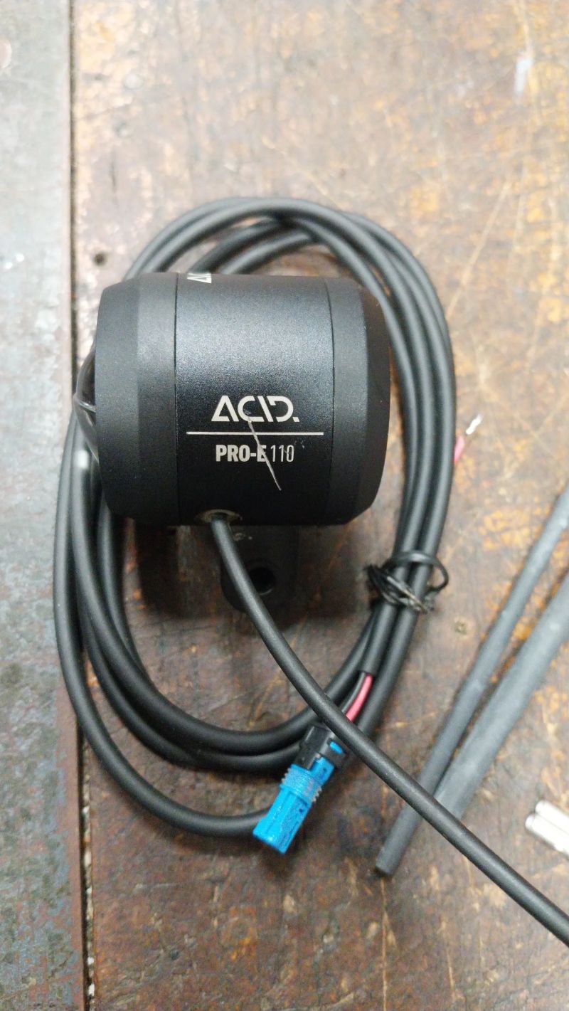 Přední světlo Acid pro e-110