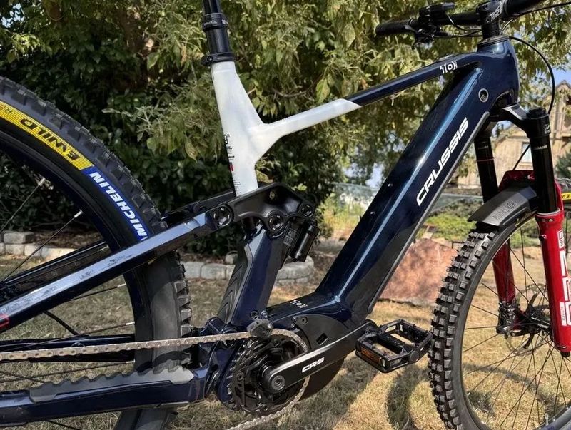 🔥🔥 SLEVA 25.000 -20% 🔥🔥 Crussis e-Full 10.10-PRO (720 Wh) 29" L - elektrické řazení AXS 