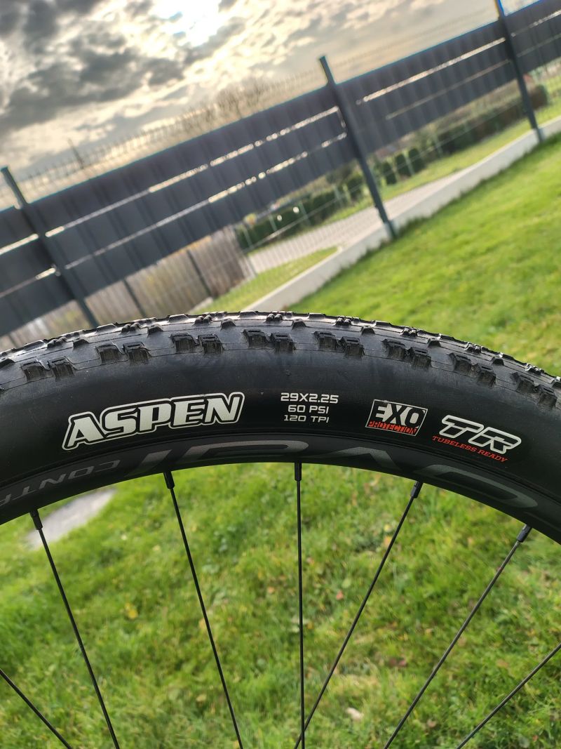 Plášť Maxxis Aspen 29x2.25" EXO TR