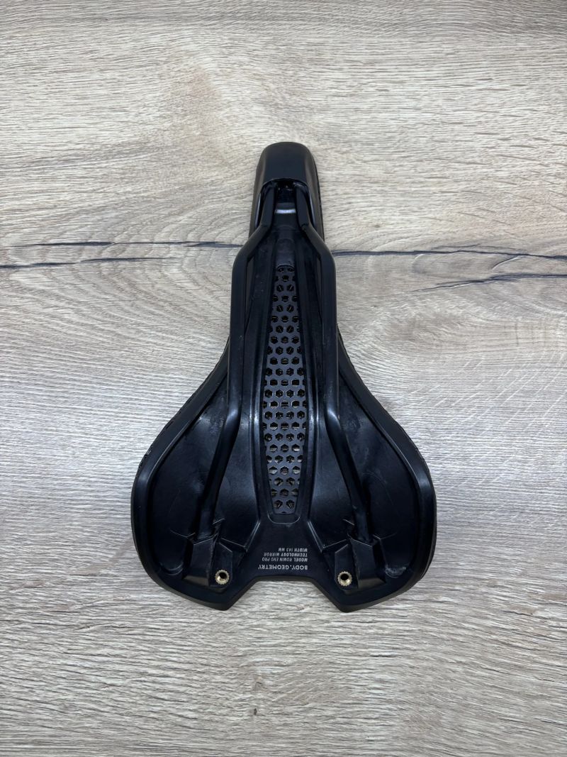 Sedlo Specialized Evo Pro Romin Mirror