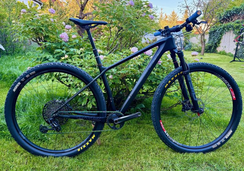 Skvělé závodní karbonové ultra lehké kolo OG Evkin, 29",M rám