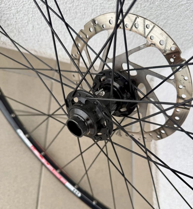 Rock Shox recon gold TK pro kola 29” včetně pevné osy a předního kola