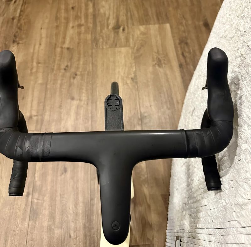 Canyon Ultimate CF SL 7 Di2 + wattmetr 4iiii Precision 3+ 