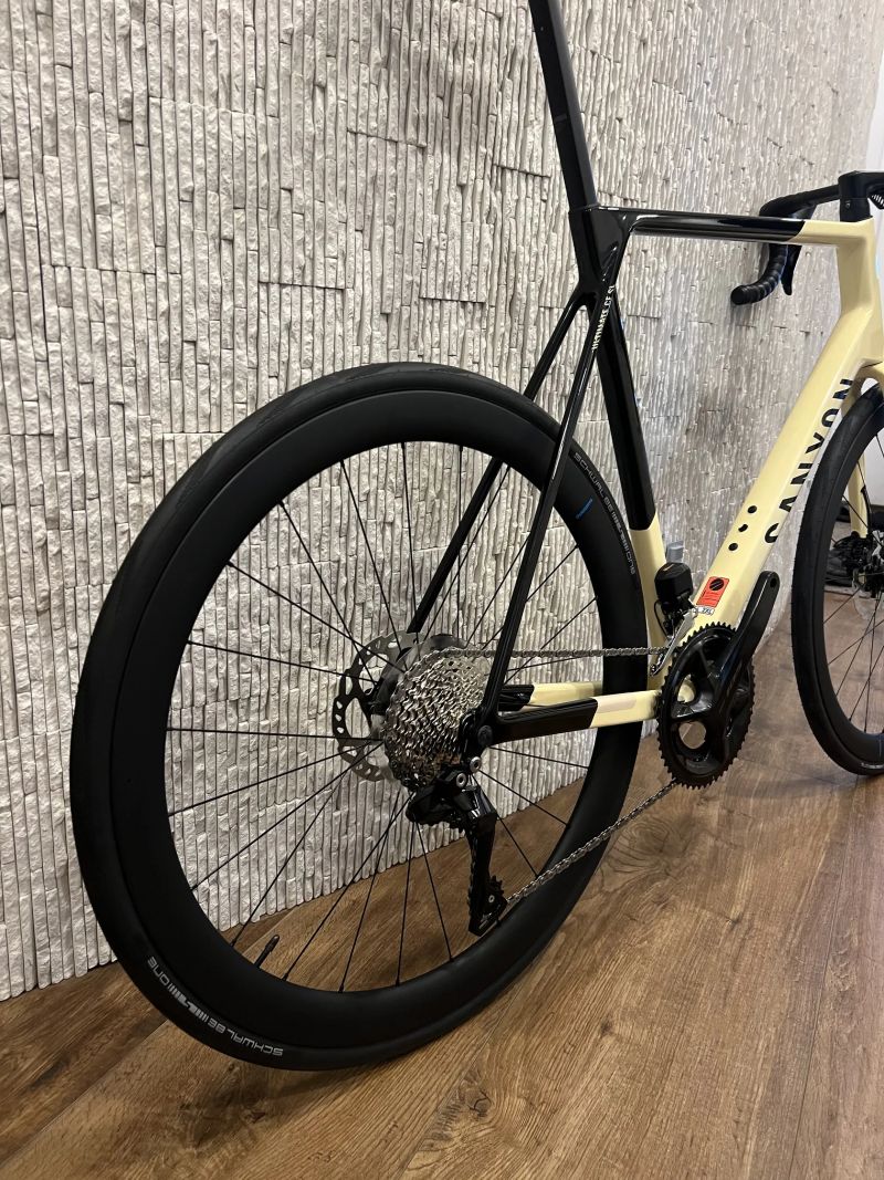 Canyon Ultimate CF SL 7 Di2 + wattmetr 4iiii Precision 3+ 