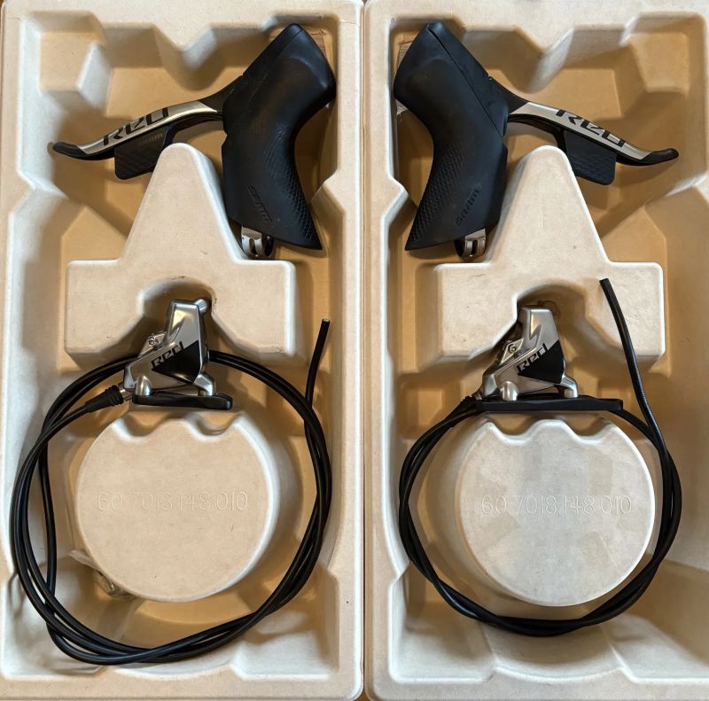 SRAM RED D1 páky a třmeny - stav nových