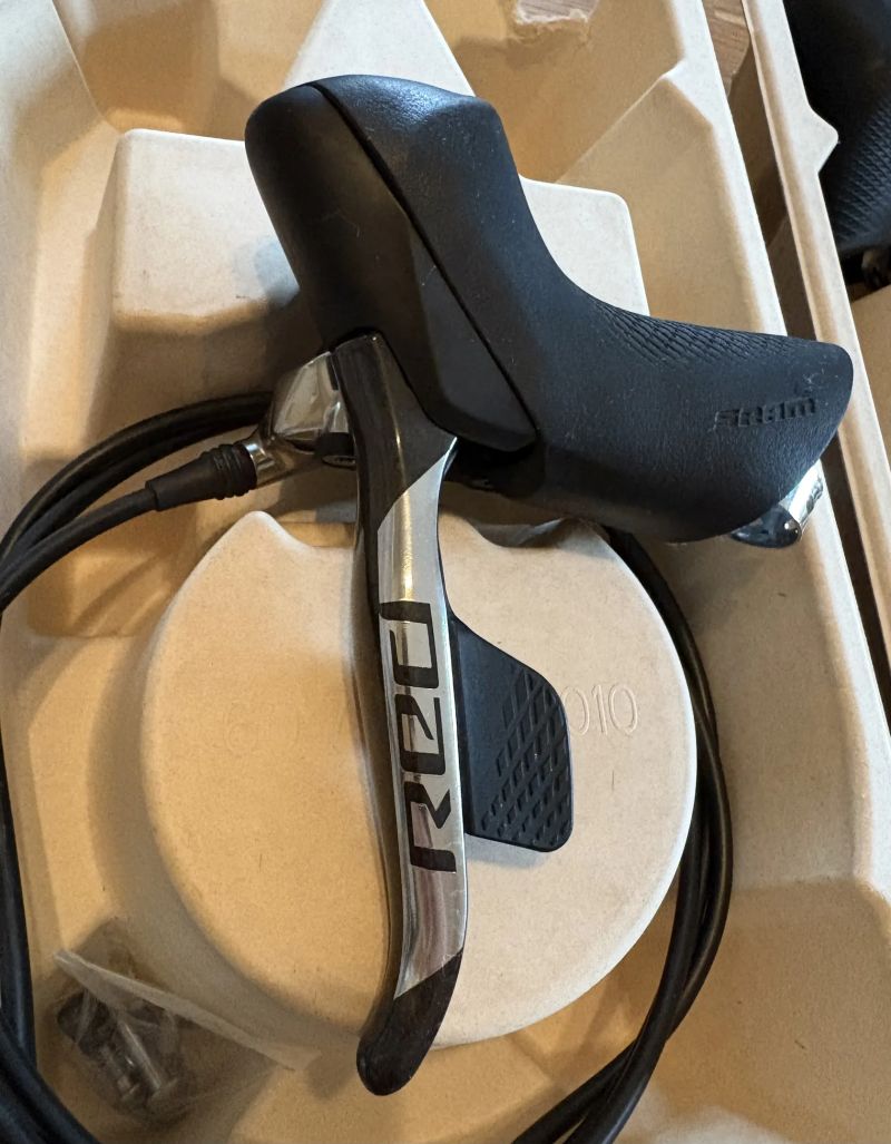 SRAM RED D1 páky a třmeny - stav nových