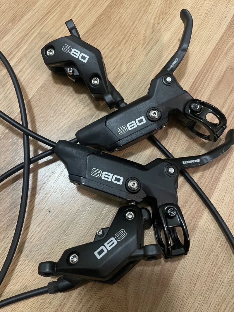 Sram DB8