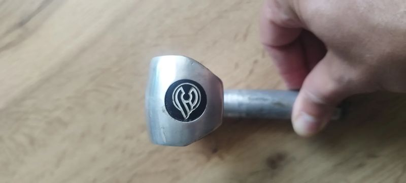 Silniční představec