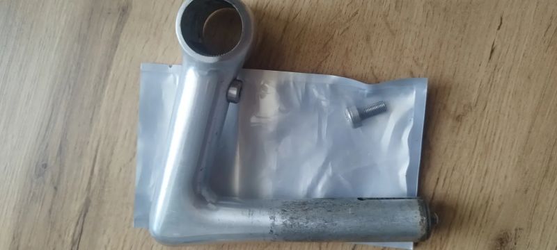 Silniční představec