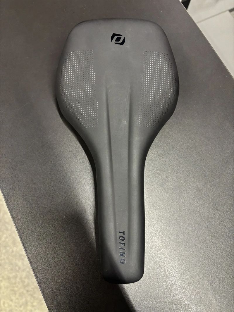 Sedlo Syncros Tofino karbon 